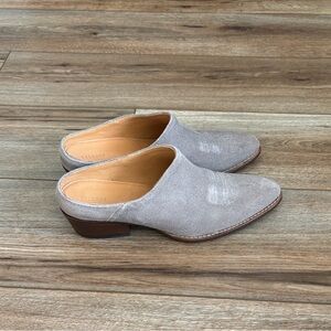 Tecovas Women's Suede Mules in Light Gray Taupe